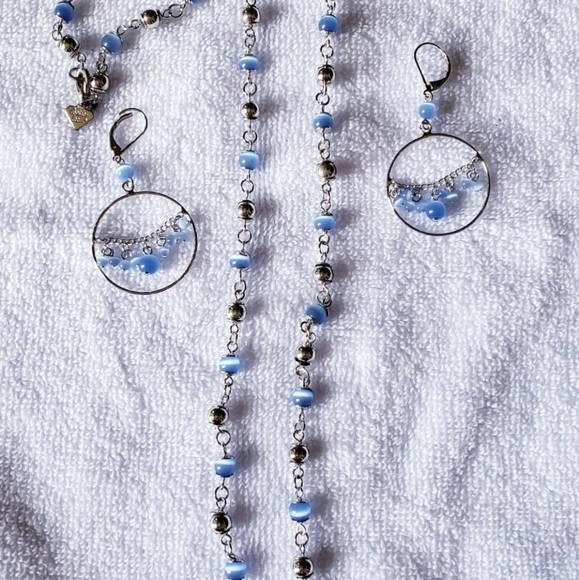 Avon Blue Stone Necklace with earrings - Picture 1 of 3